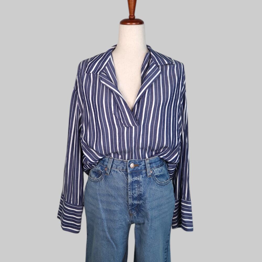 H&M Blue and White Striped Oversized Deep V Collar Blouse Women’s Small